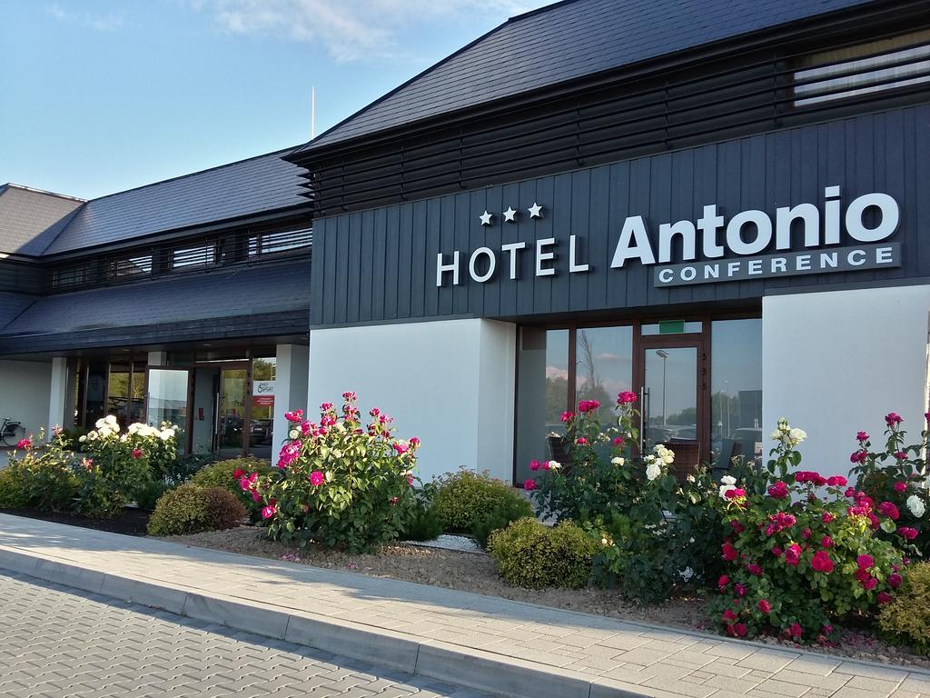 Hotel Antonio Conference Brzeg megye Kültér fotó