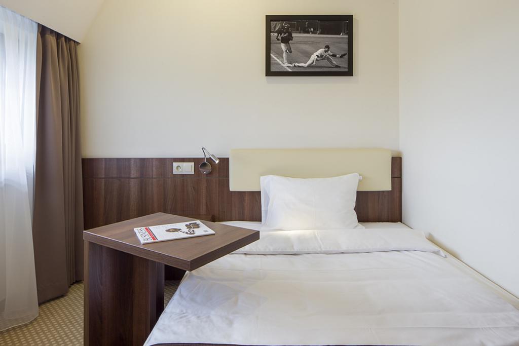Hotel Antonio Conference Brzeg megye Szoba fotó