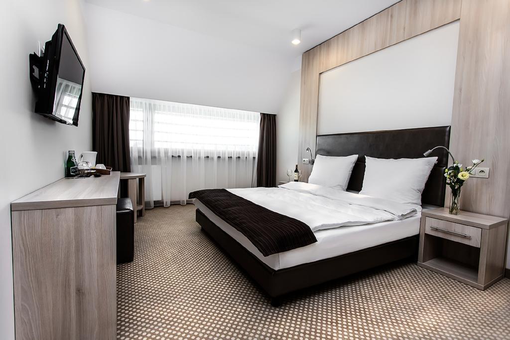 Hotel Antonio Conference Brzeg megye Kültér fotó
